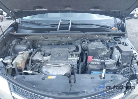 2015 Toyota Rav4 Le z USA, uszkodzony, nr VIN JTMBFREV3FD125527